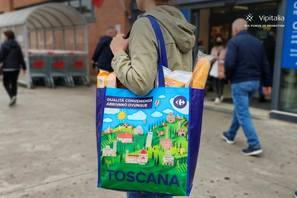 Personalised carrefour shopping bag being carried by a person. This shopping bag was made by Vipitalia milano